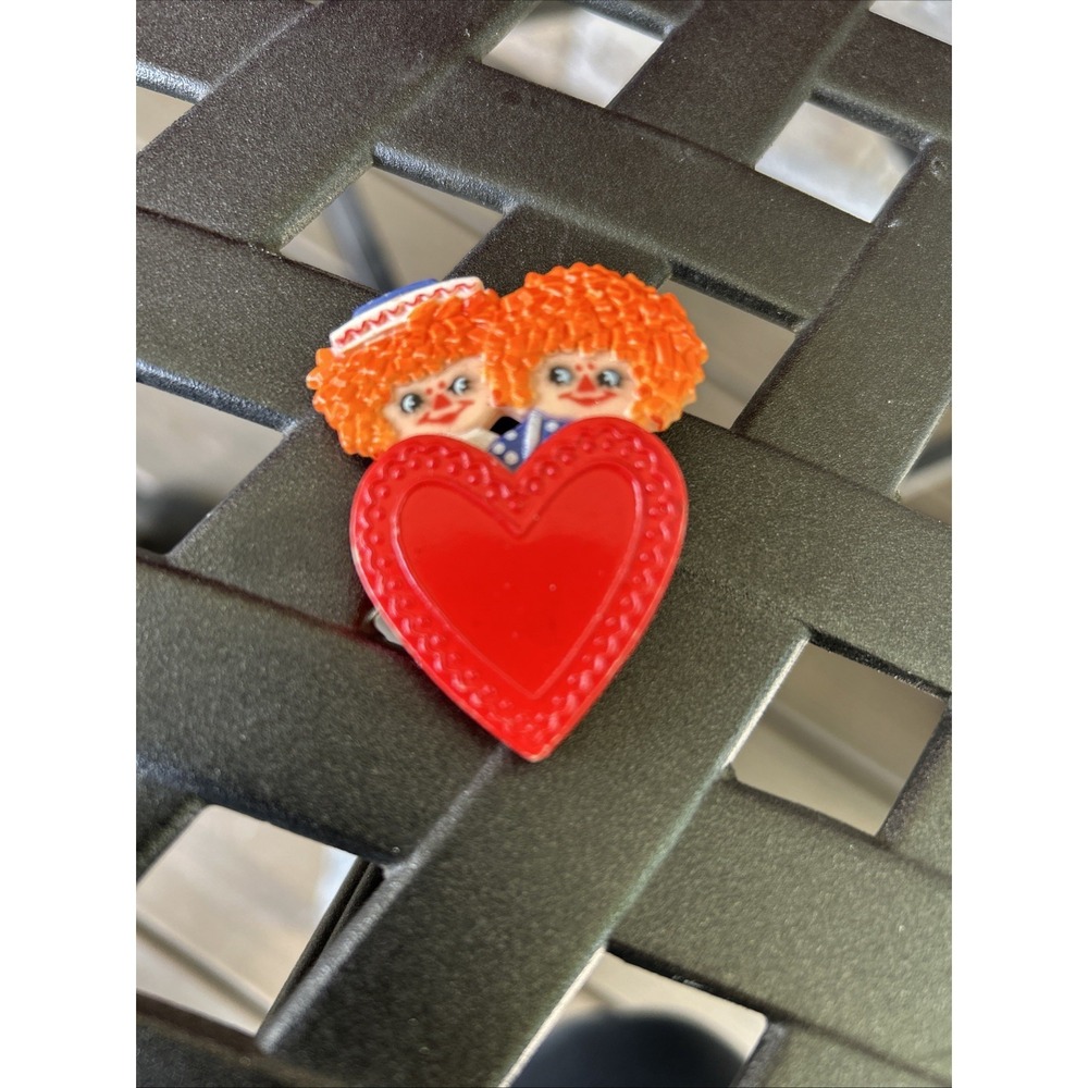 vintage raggedy ann and andy Hallmark Resin Lapel Pin Bobbs Merril Co